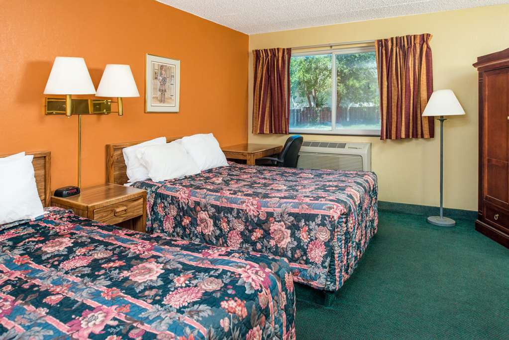 Sunset Inn & Suites Lincoln Pokój zdjęcie